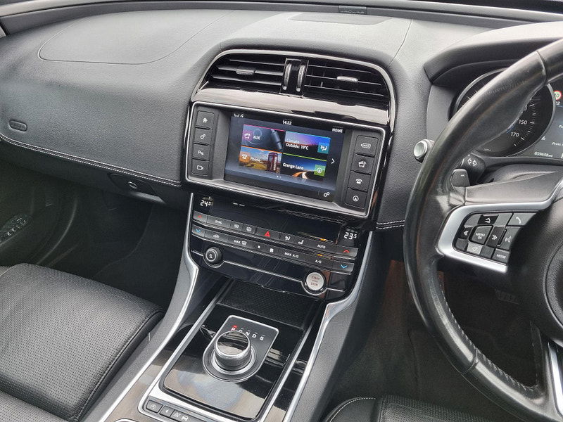 Jaguar XE 2.0d R-Sport Auto Euro 6 (s/s) 4dr 4dr Automatic 2025