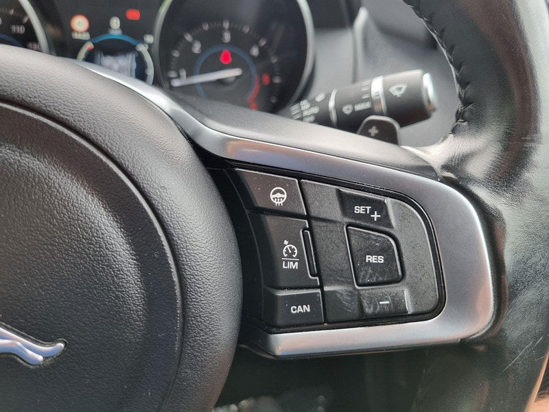 Jaguar XE 2.0d R-Sport Auto Euro 6 (s/s) 4dr 4dr Automatic 2025