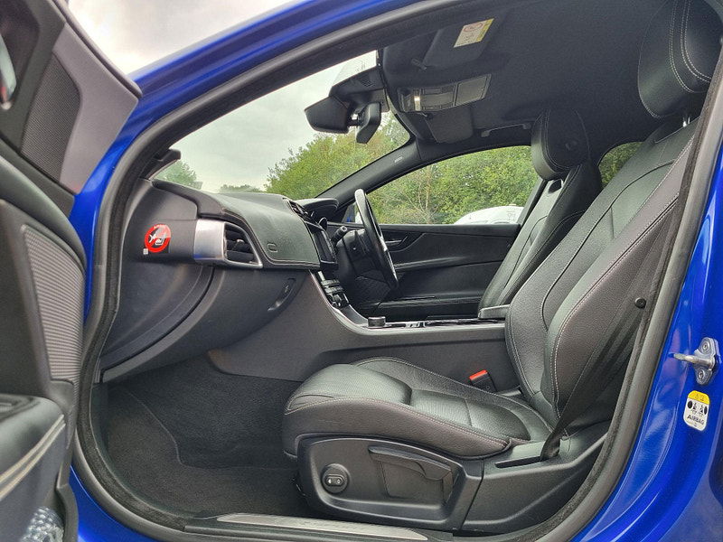 Jaguar XE 2.0d R-Sport Auto Euro 6 (s/s) 4dr 4dr Automatic 2025