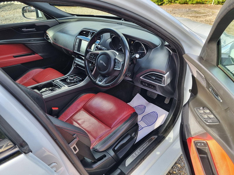 Jaguar XE 2.0d R-Sport Auto Euro 6 (s/s) 4dr 4dr Automatic 2026