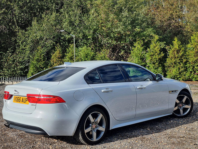 Jaguar XE 2.0d R-Sport Auto Euro 6 (s/s) 4dr 4dr Automatic 2026