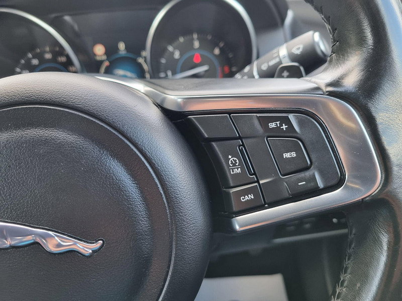 Jaguar XE 2.0d R-Sport Auto Euro 6 (s/s) 4dr 4dr Automatic 2026