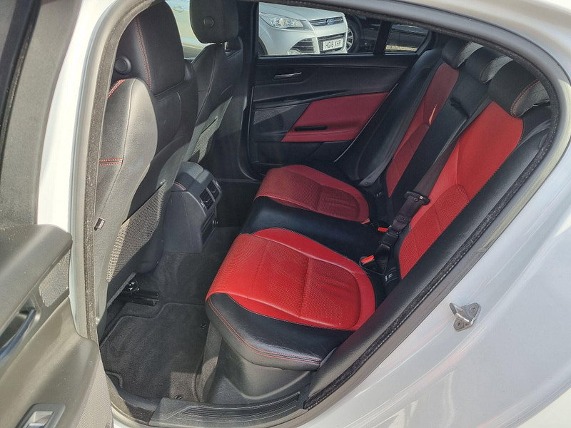 Jaguar XE 2.0d R-Sport Auto Euro 6 (s/s) 4dr 4dr Automatic 2026