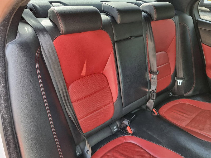 Jaguar XE 2.0d R-Sport Auto Euro 6 (s/s) 4dr 4dr Automatic 2026