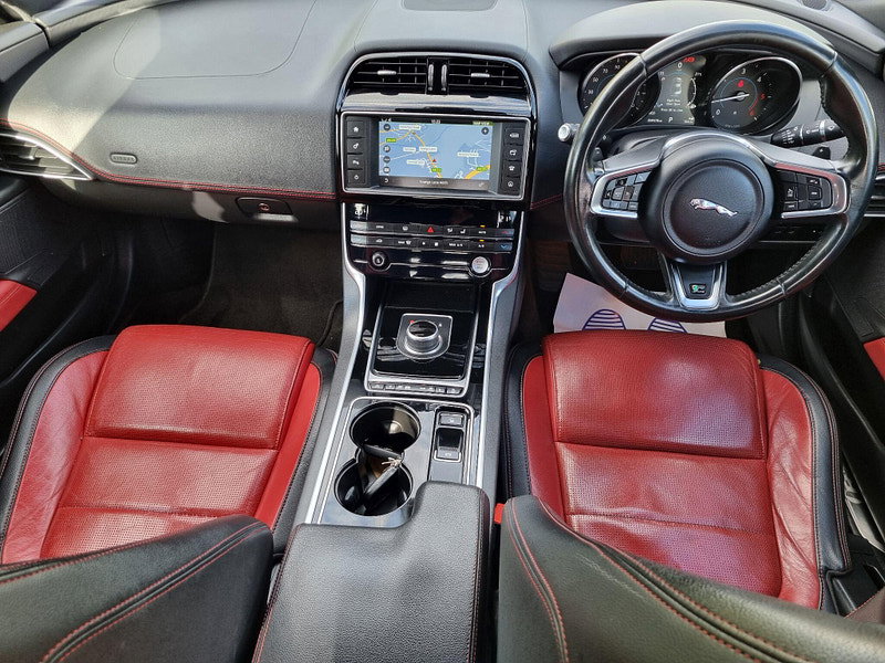 Jaguar XE 2.0d R-Sport Auto Euro 6 (s/s) 4dr 4dr Automatic 2026