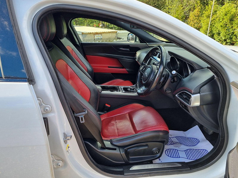 Jaguar XE 2.0d R-Sport Auto Euro 6 (s/s) 4dr 4dr Automatic 2026