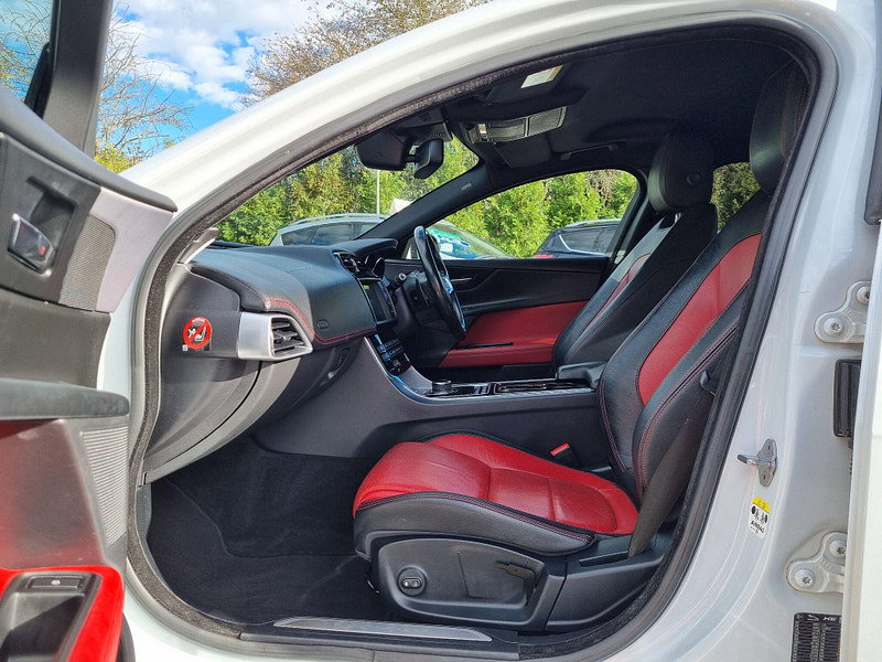 Jaguar XE 2.0d R-Sport Auto Euro 6 (s/s) 4dr 4dr Automatic 2026