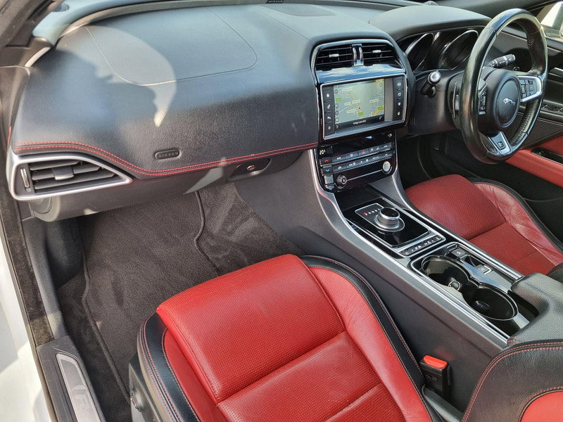 Jaguar XE 2.0d R-Sport Auto Euro 6 (s/s) 4dr 4dr Automatic 2026