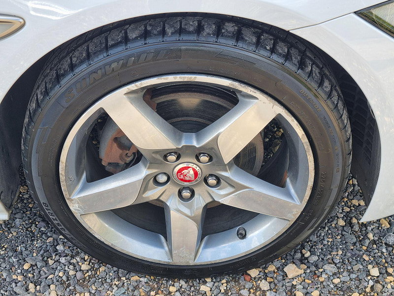 Jaguar XE 2.0d R-Sport Auto Euro 6 (s/s) 4dr 4dr Automatic 2026