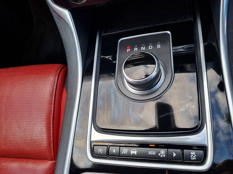 Jaguar XE 2.0d R-Sport Auto Euro 6 (s/s) 4dr 4dr Automatic 2026