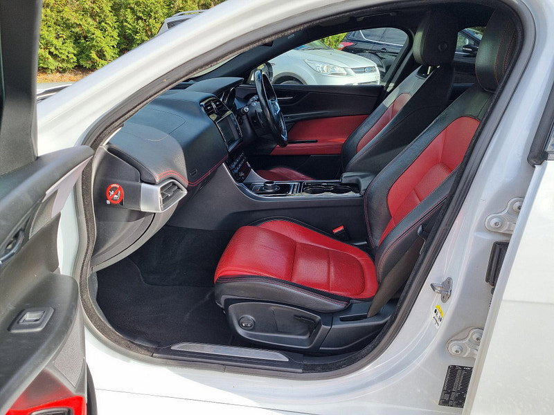 Jaguar XE 2.0d R-Sport Auto Euro 6 (s/s) 4dr 4dr Automatic 2026