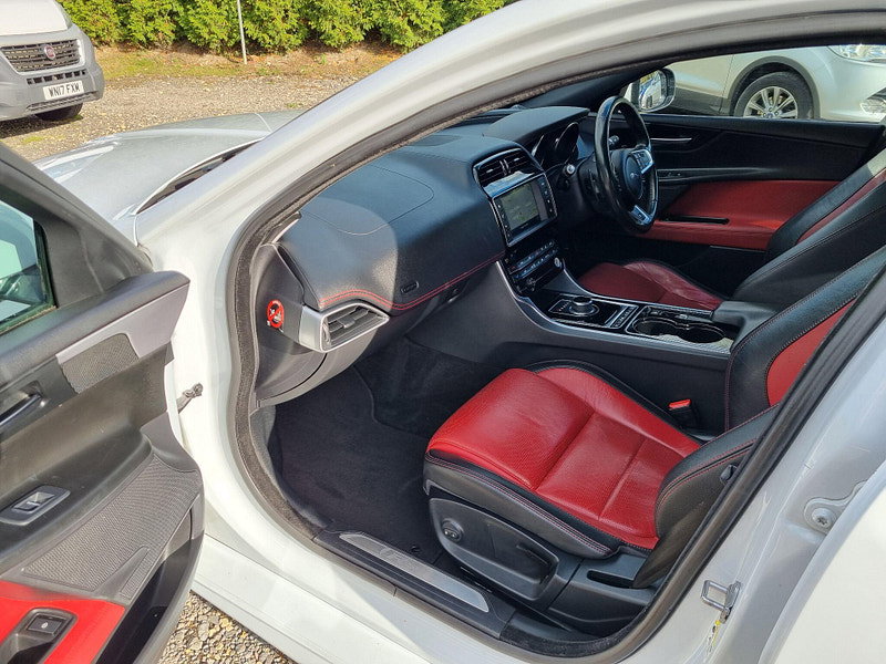 Jaguar XE 2.0d R-Sport Auto Euro 6 (s/s) 4dr 4dr Automatic 2026