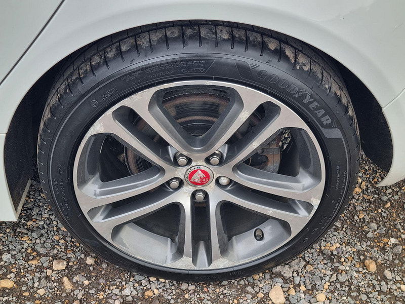 Jaguar XE 2.0d R-Sport Auto Euro 6 (s/s) 4dr 4dr Automatic 2025