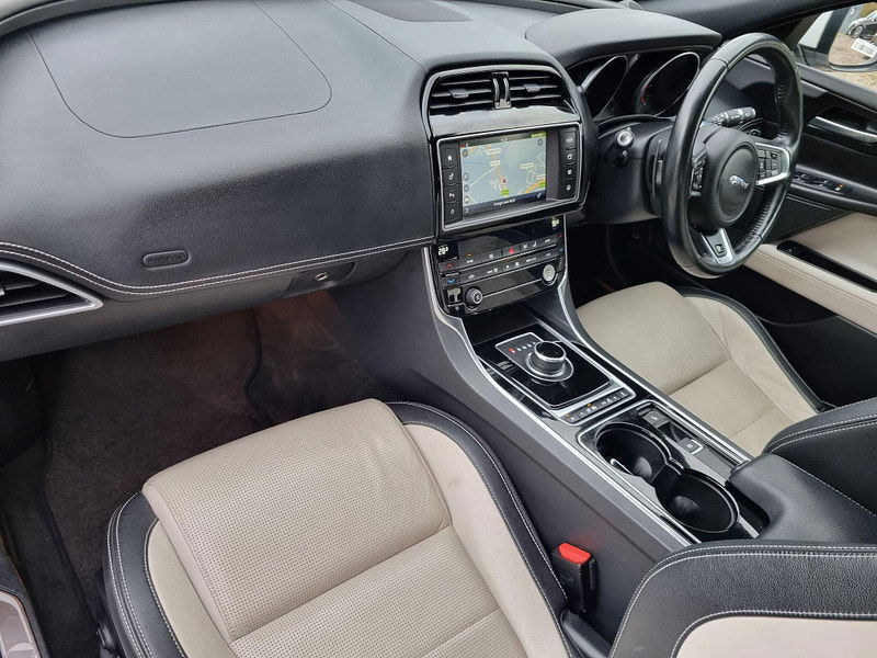 Jaguar XE 2.0d R-Sport Auto Euro 6 (s/s) 4dr 4dr Automatic 2025