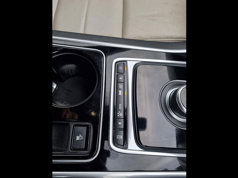 Jaguar XE 2.0d R-Sport Auto Euro 6 (s/s) 4dr 4dr Automatic 2025