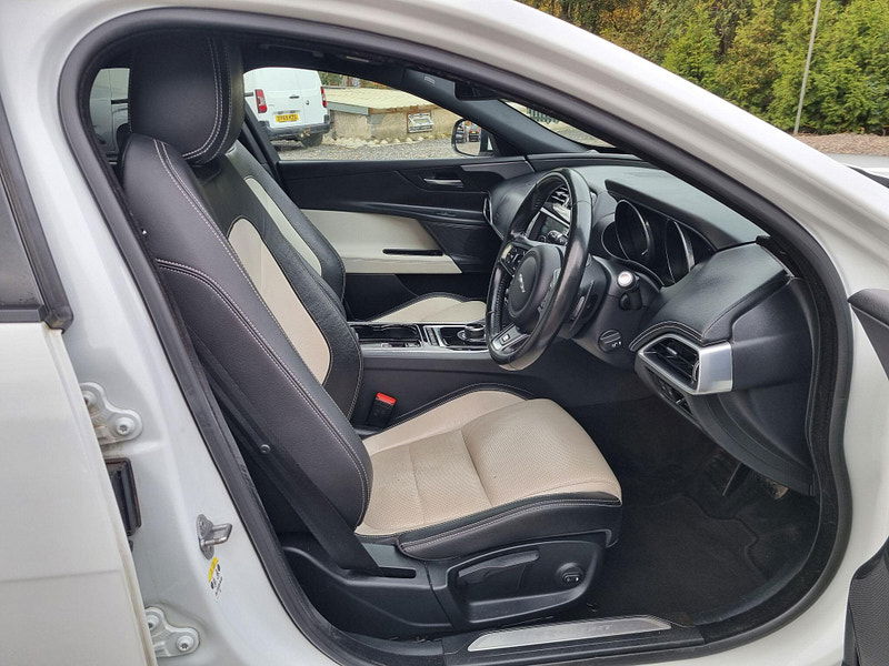 Jaguar XE 2.0d R-Sport Auto Euro 6 (s/s) 4dr 4dr Automatic 2025