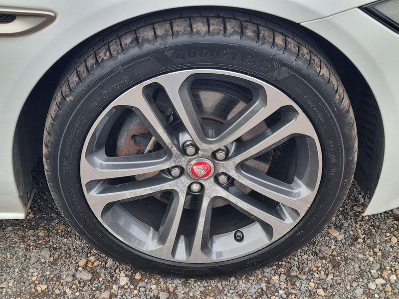 Jaguar XE 2.0d R-Sport Auto Euro 6 (s/s) 4dr 4dr Automatic 2025