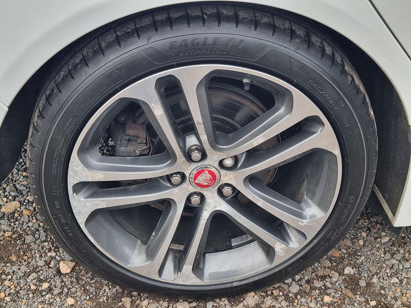 Jaguar XE 2.0d R-Sport Auto Euro 6 (s/s) 4dr 4dr Automatic 2025