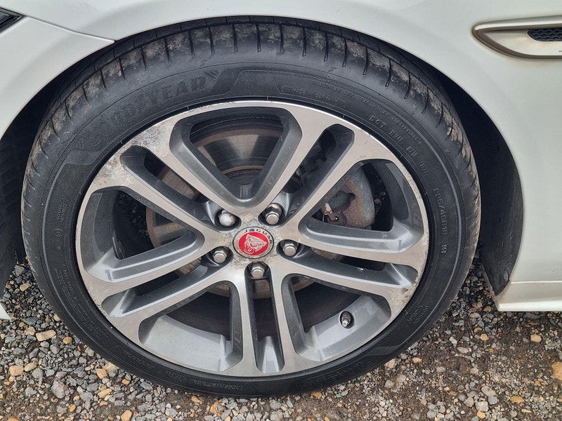 Jaguar XE 2.0d R-Sport Auto Euro 6 (s/s) 4dr 4dr Automatic 2025