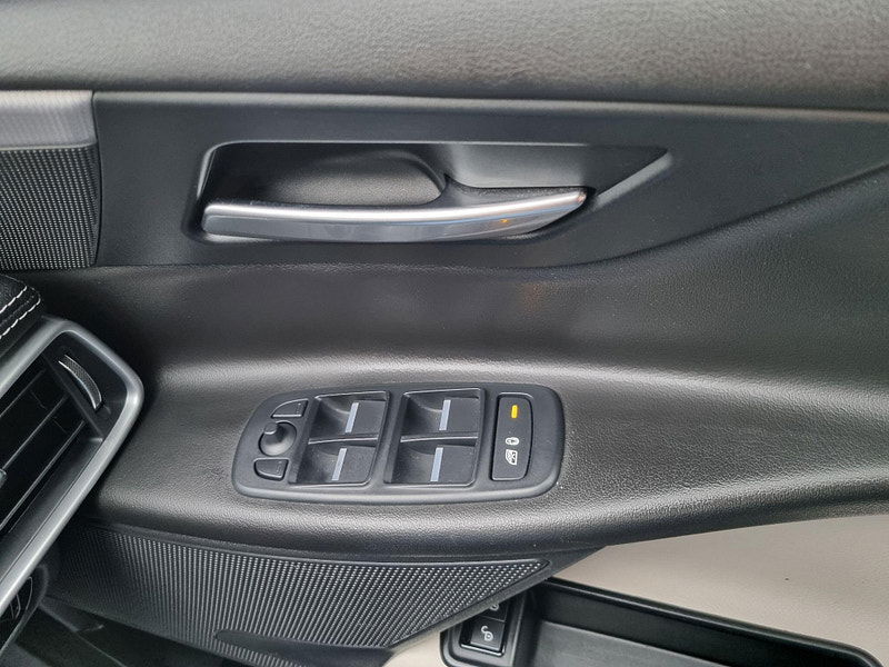 Jaguar XE 2.0d R-Sport Auto Euro 6 (s/s) 4dr 4dr Automatic 2025