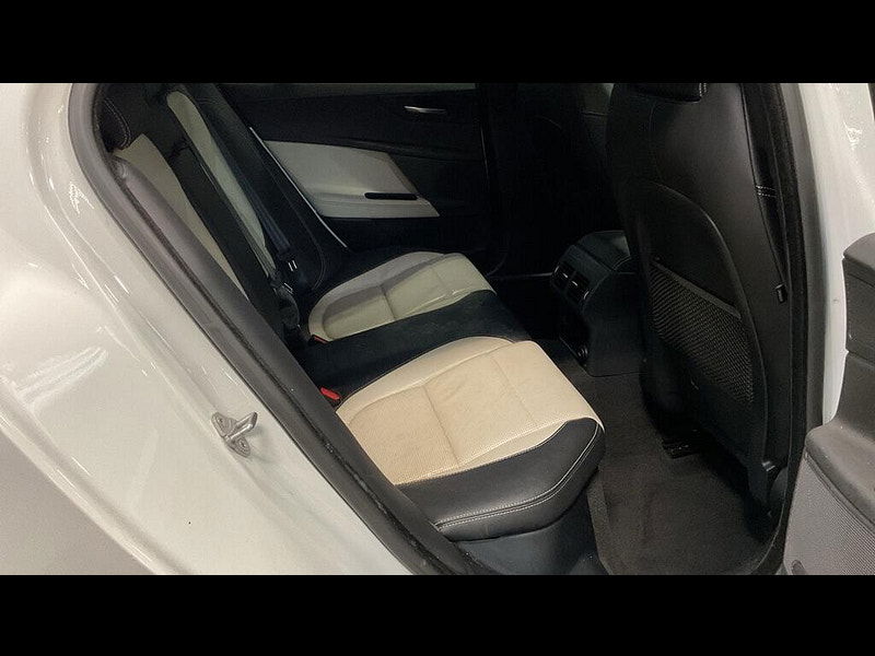 Jaguar XE 2.0d R-Sport Auto Euro 6 (s/s) 4dr 4dr Automatic 2025