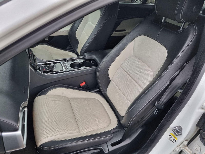 Jaguar XE 2.0d R-Sport Auto Euro 6 (s/s) 4dr 4dr Automatic 2025