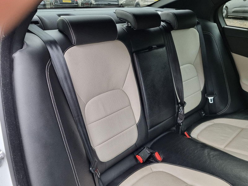 Jaguar XE 2.0d R-Sport Auto Euro 6 (s/s) 4dr 4dr Automatic 2025