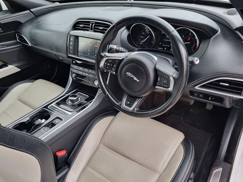 Jaguar XE 2.0d R-Sport Auto Euro 6 (s/s) 4dr 4dr Automatic 2025