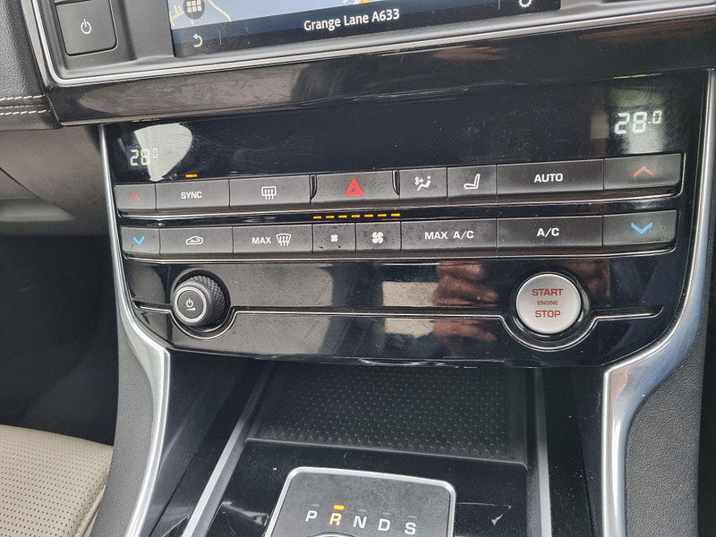 Jaguar XE 2.0d R-Sport Auto Euro 6 (s/s) 4dr 4dr Automatic 2025