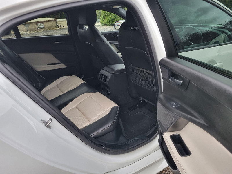 Jaguar XE 2.0d R-Sport Auto Euro 6 (s/s) 4dr 4dr Automatic 2025