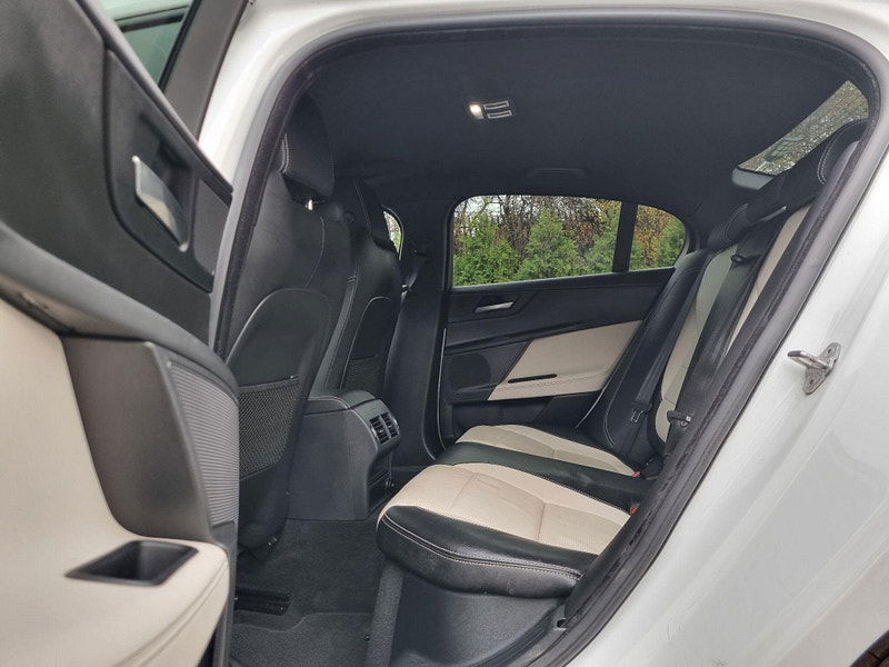 Jaguar XE 2.0d R-Sport Auto Euro 6 (s/s) 4dr 4dr Automatic 2025