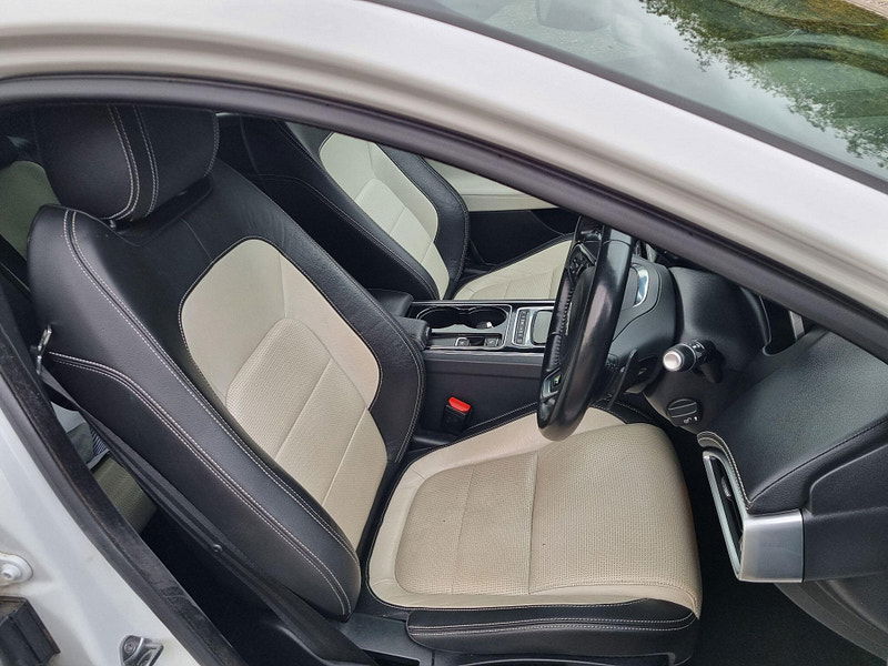 Jaguar XE 2.0d R-Sport Auto Euro 6 (s/s) 4dr 4dr Automatic 2025