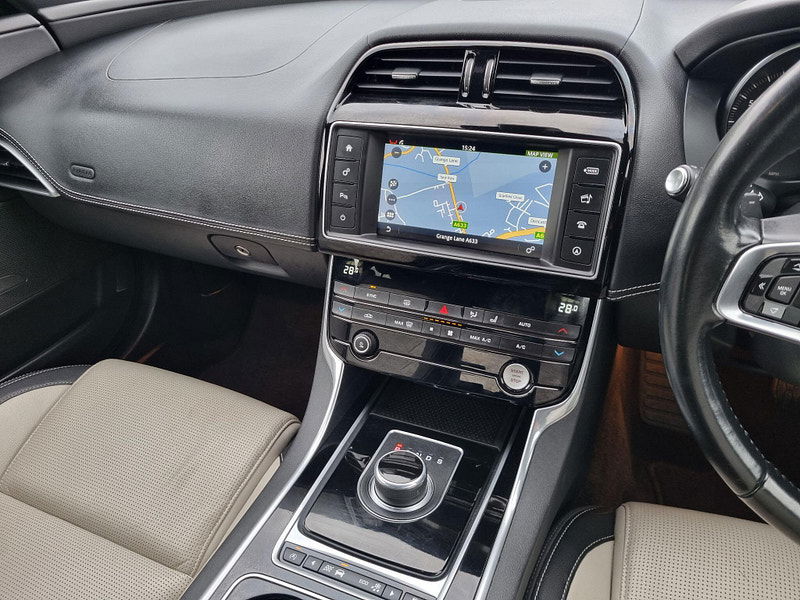 Jaguar XE 2.0d R-Sport Auto Euro 6 (s/s) 4dr 4dr Automatic 2025