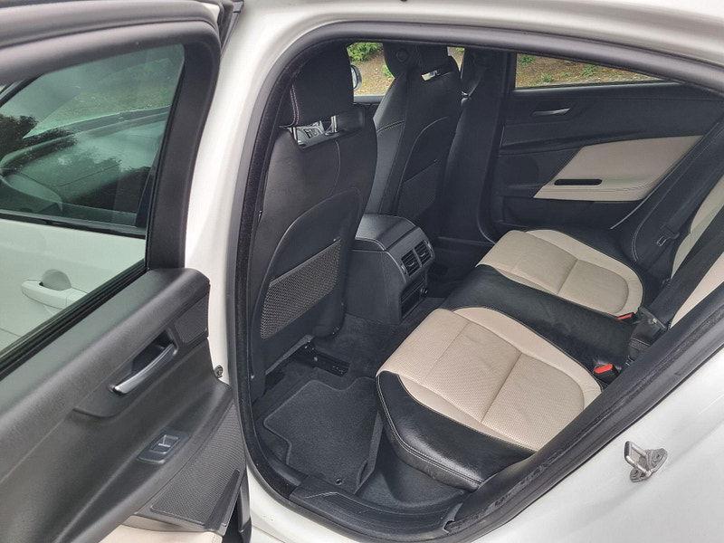 Jaguar XE 2.0d R-Sport Auto Euro 6 (s/s) 4dr 4dr Automatic 2025