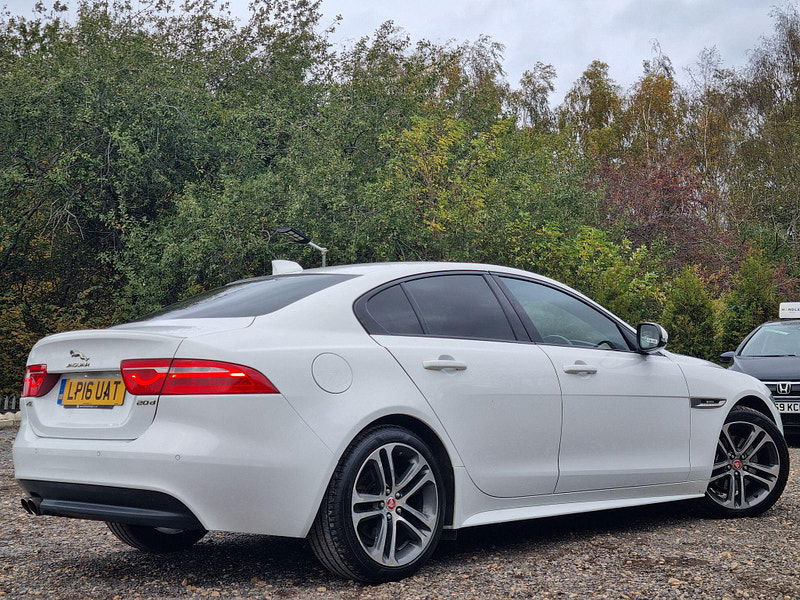 Jaguar XE 2.0d R-Sport Auto Euro 6 (s/s) 4dr 4dr Automatic 2025