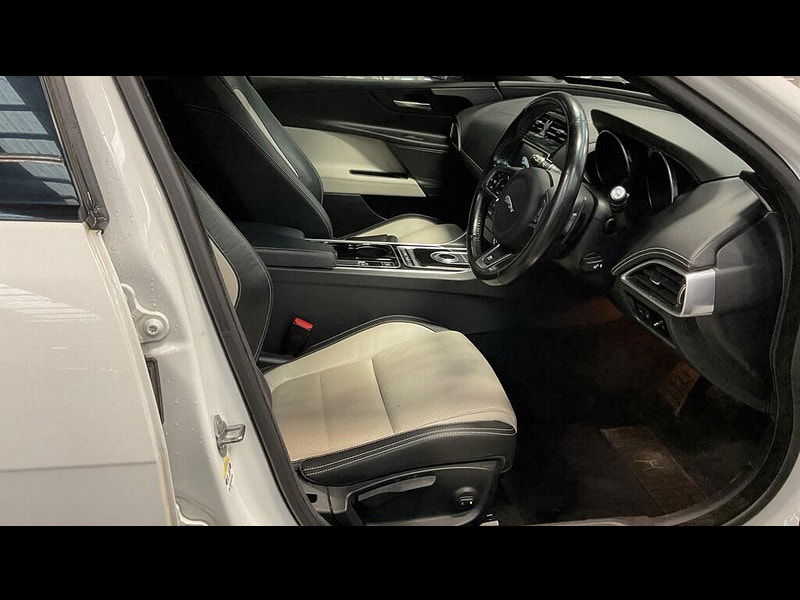 Jaguar XE 2.0d R-Sport Auto Euro 6 (s/s) 4dr 4dr Automatic 2025