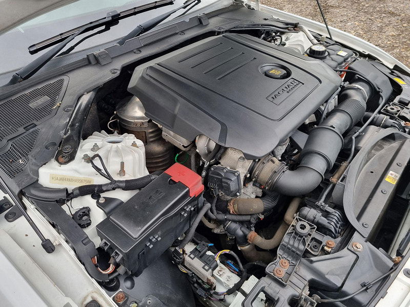 Jaguar XE 2.0d R-Sport Auto Euro 6 (s/s) 4dr 4dr Automatic 2025