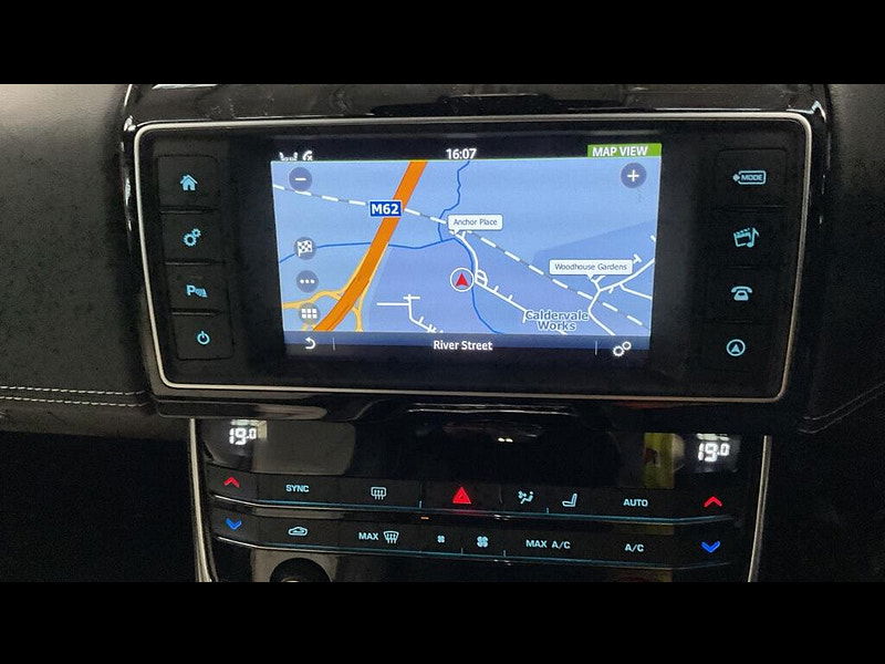 Jaguar XE 2.0d R-Sport Auto Euro 6 (s/s) 4dr 4dr Automatic 2025