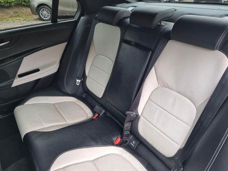 Jaguar XE 2.0d R-Sport Auto Euro 6 (s/s) 4dr 4dr Automatic 2025