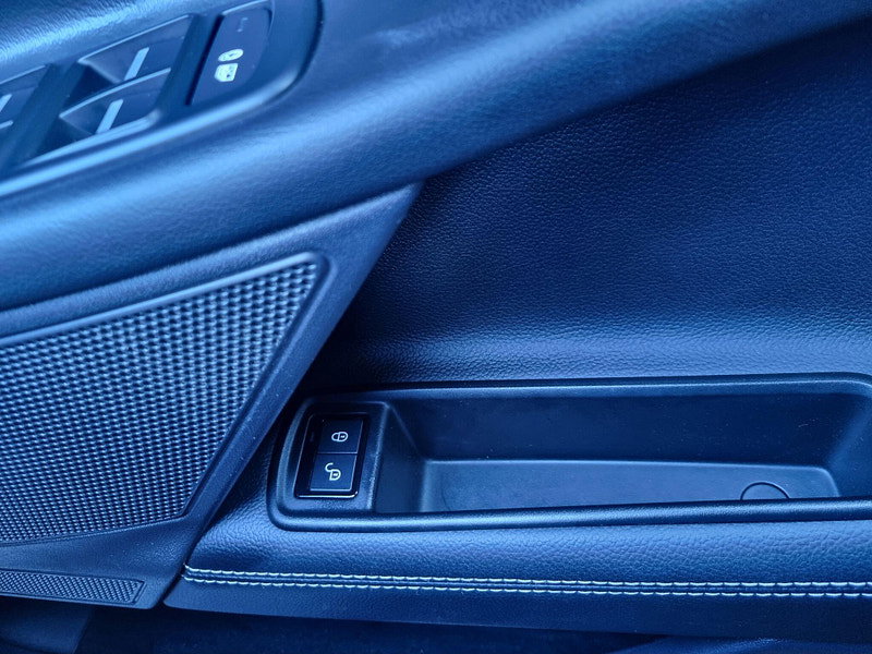 Jaguar XE 2.0d R-Sport Auto Euro 6 (s/s) 4dr 4dr Automatic 2026