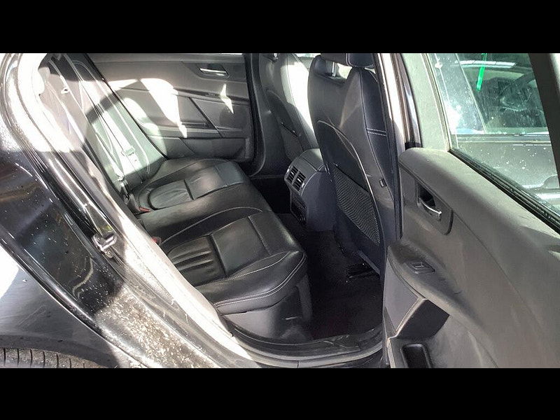 Jaguar XE 2.0d R-Sport Auto Euro 6 (s/s) 4dr 4dr Automatic 2026