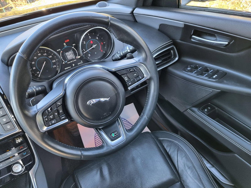 Jaguar XE 2.0d R-Sport Auto Euro 6 (s/s) 4dr 4dr Automatic 2026