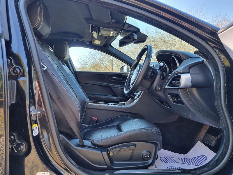 Jaguar XE 2.0d R-Sport Auto Euro 6 (s/s) 4dr 4dr Automatic 2026