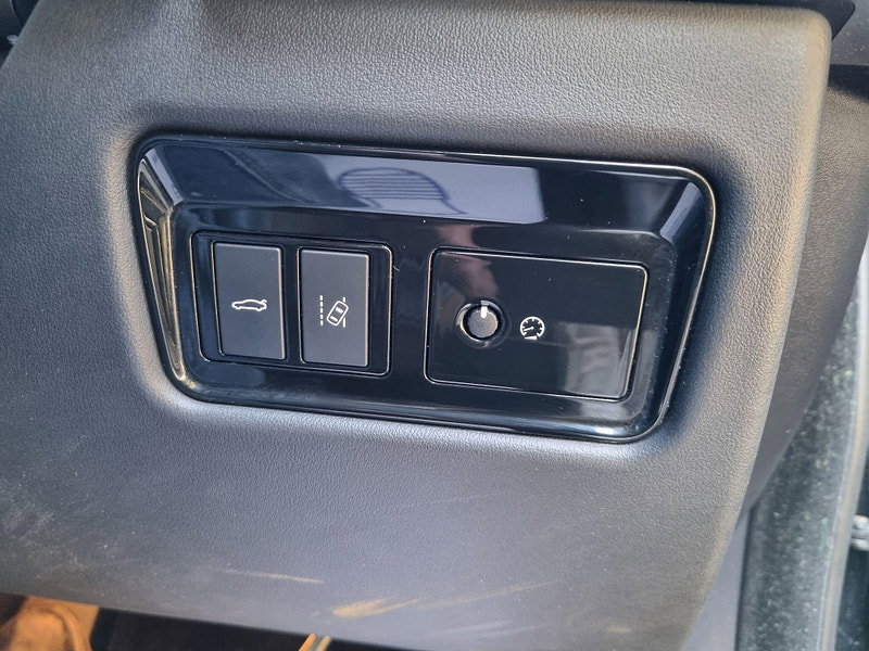 Jaguar XE 2.0d R-Sport Auto Euro 6 (s/s) 4dr 4dr Automatic 2026