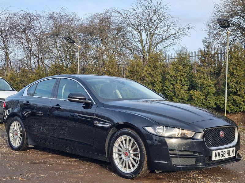 Jaguar XE 2.0d SE Auto Euro 6 (s/s) 4dr 4dr Automatic 2026