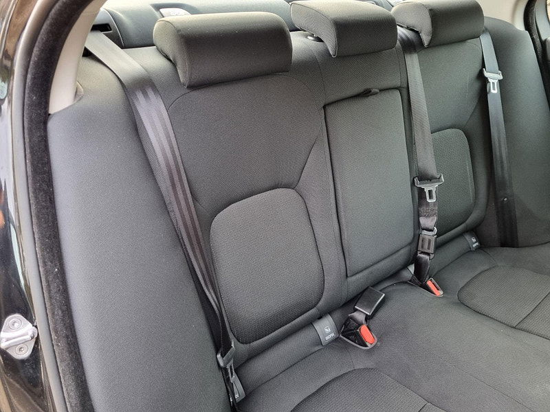 Jaguar XE 2.0d SE Auto Euro 6 (s/s) 4dr 4dr Automatic 2026