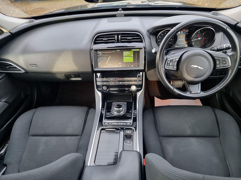 Jaguar XE 2.0d SE Auto Euro 6 (s/s) 4dr 4dr Automatic 2026