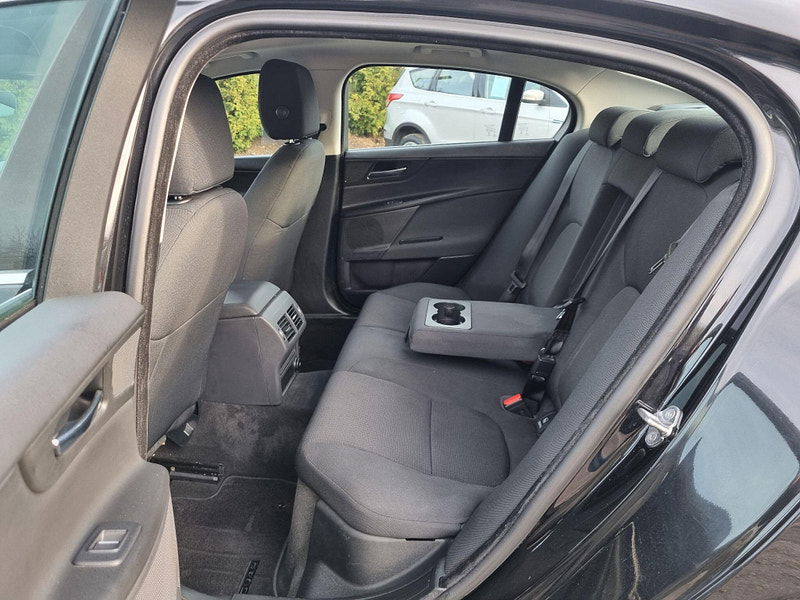 Jaguar XE 2.0d SE Auto Euro 6 (s/s) 4dr 4dr Automatic 2026