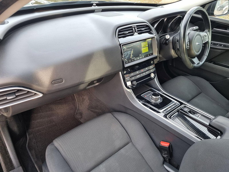 Jaguar XE 2.0d SE Auto Euro 6 (s/s) 4dr 4dr Automatic 2026