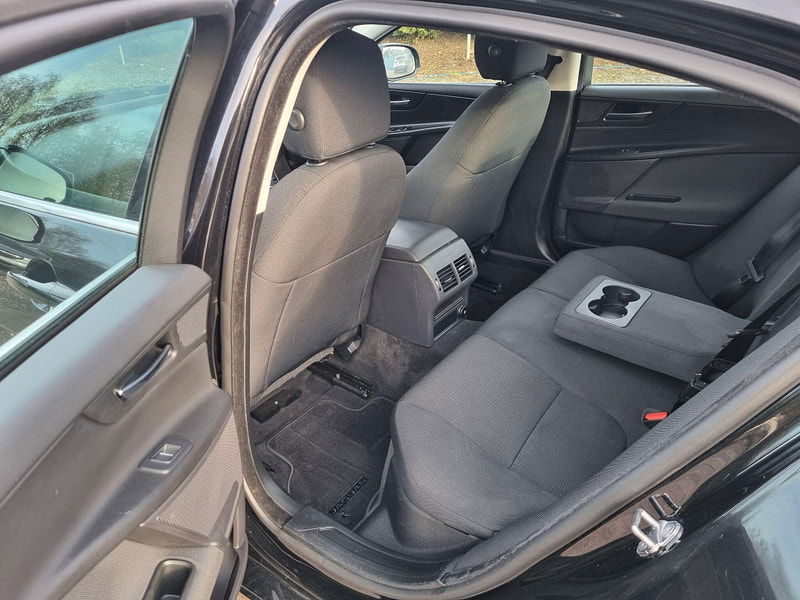 Jaguar XE 2.0d SE Auto Euro 6 (s/s) 4dr 4dr Automatic 2026